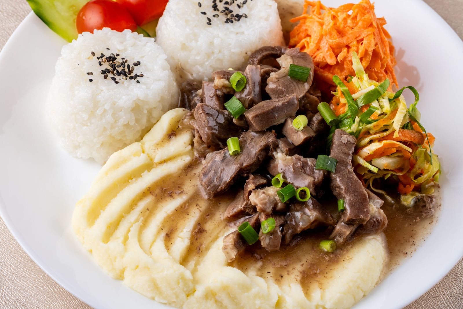 羊肉炒めライス（羊）